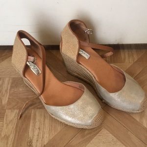Halogen metallic suede espadrilles